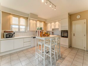 House | Private kitchen | Highchair
