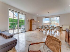 House | Dining - Luxury Holiday Home With Sauna and Jacuzzi in Heers (Heers)