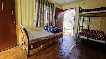Basic Room | In-room safe, free WiFi