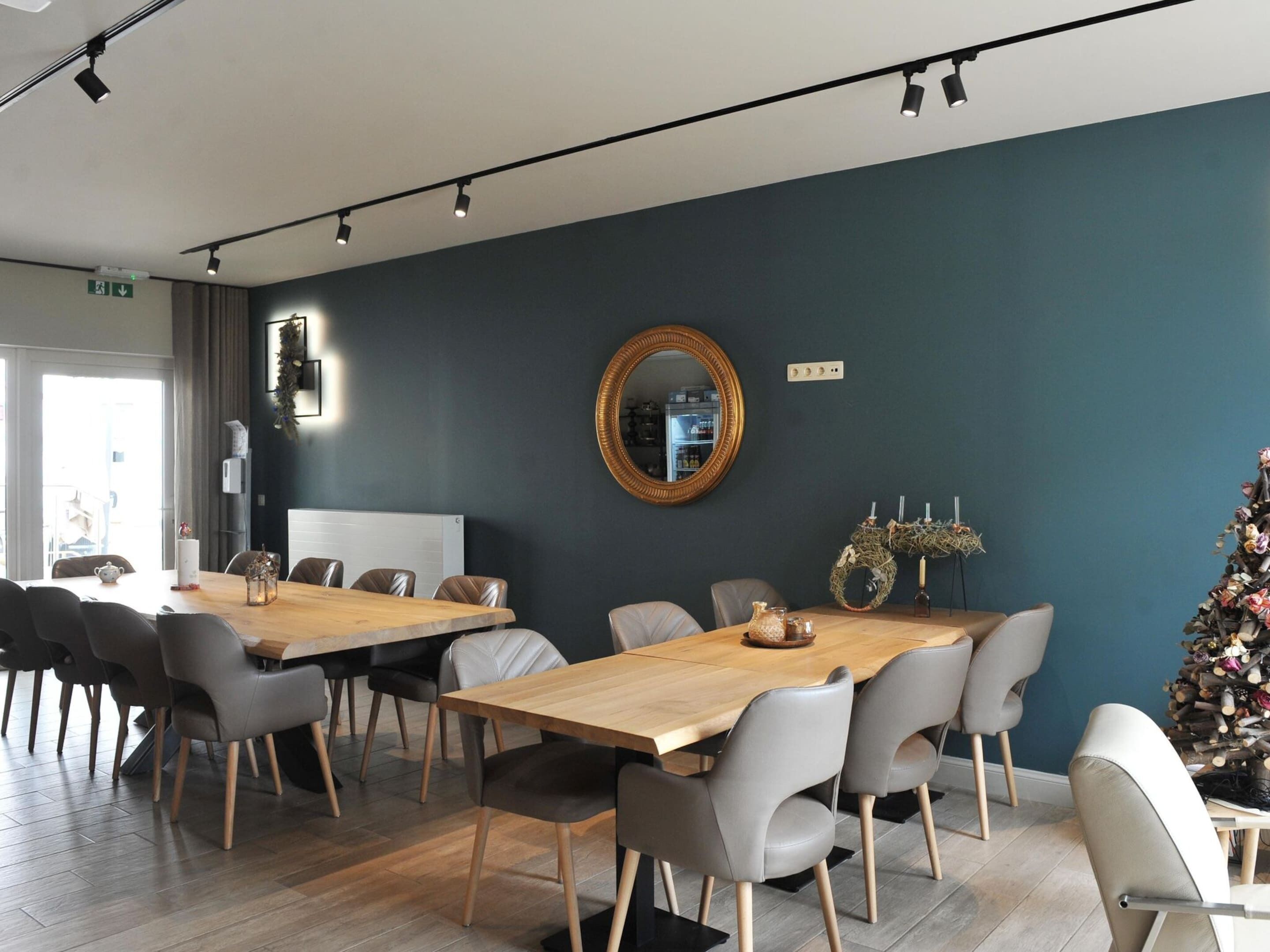Cottage | Dining
