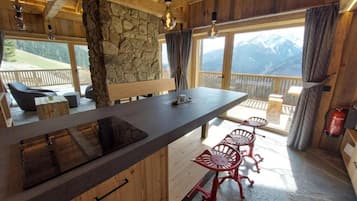 Chalet | Private kitchen | Stovetop, dishwasher