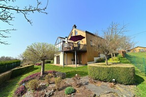 House | Exterior - Holiday Home in Noiseux With BBQ Terrace (Somme-Leuze)