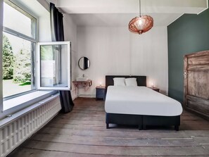 Casa | 10 habitaciones, tabla de planchar con plancha y ropa de cama 