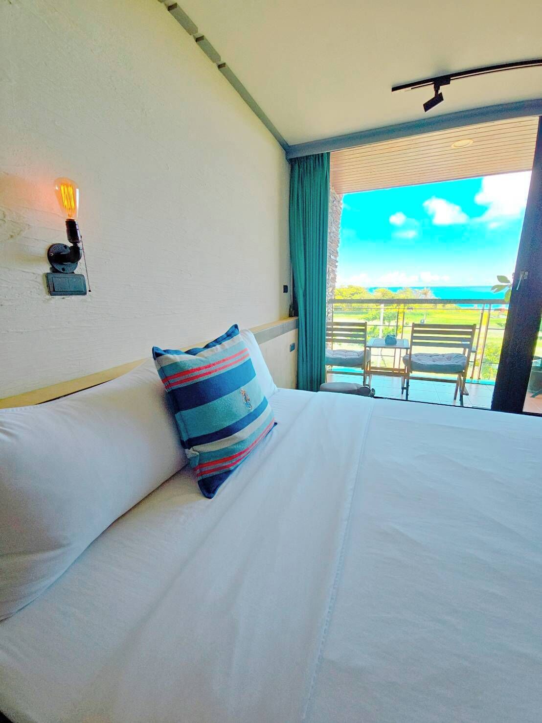 Deluxe Double Room, 1 Bedroom, Balcony, Bay View | Hypo-allergenic bedding, blackout curtains, soundproofing, free WiFi