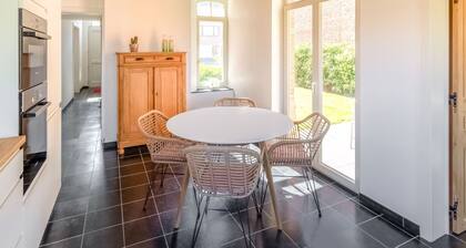 Holiday Home in Oosteeklo Near the Meetjeslands Area