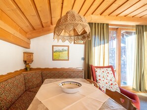 Apartment | Dining