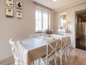 House | Dining