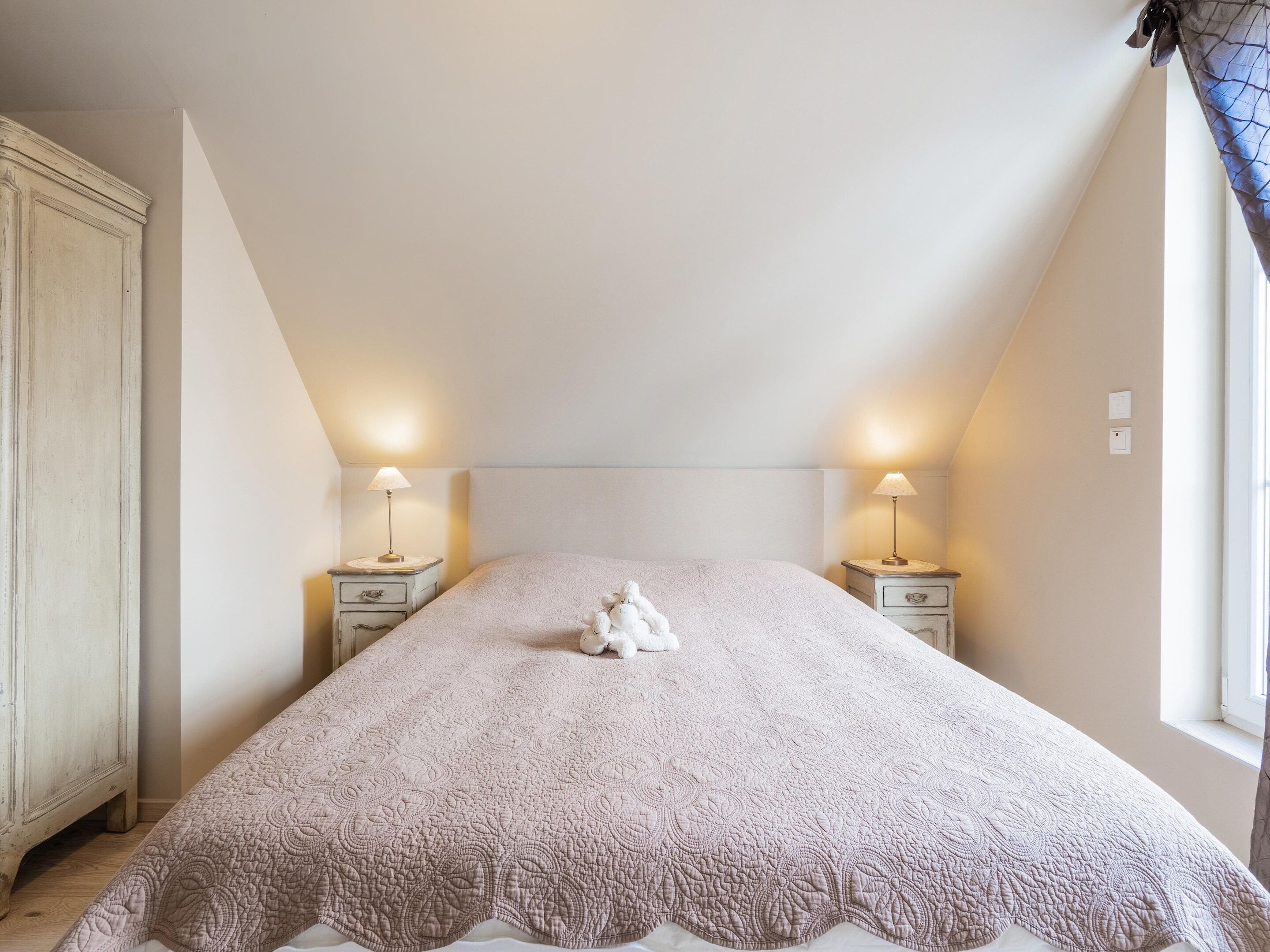 3 bedrooms, individually furnished