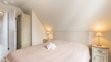 House | 3 bedrooms, individually furnished