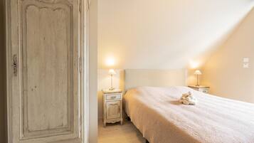 Rumah | 3 kamar tidur dan dilengkapi dengan perabotan berbeda-beda