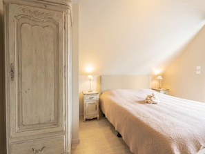 House | 3 bedrooms, individually furnished - Inviting Holiday Home in Nieuwpoort With Garden (Nieuwpoort)