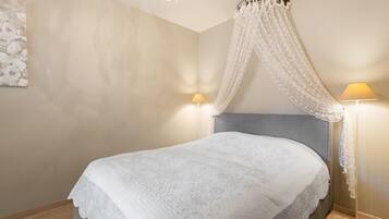 House | 3 bedrooms, individually furnished