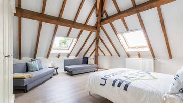 House | 5 bedrooms, individually furnished, iron/ironing board