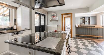 Alken Farm Stay With Terrace