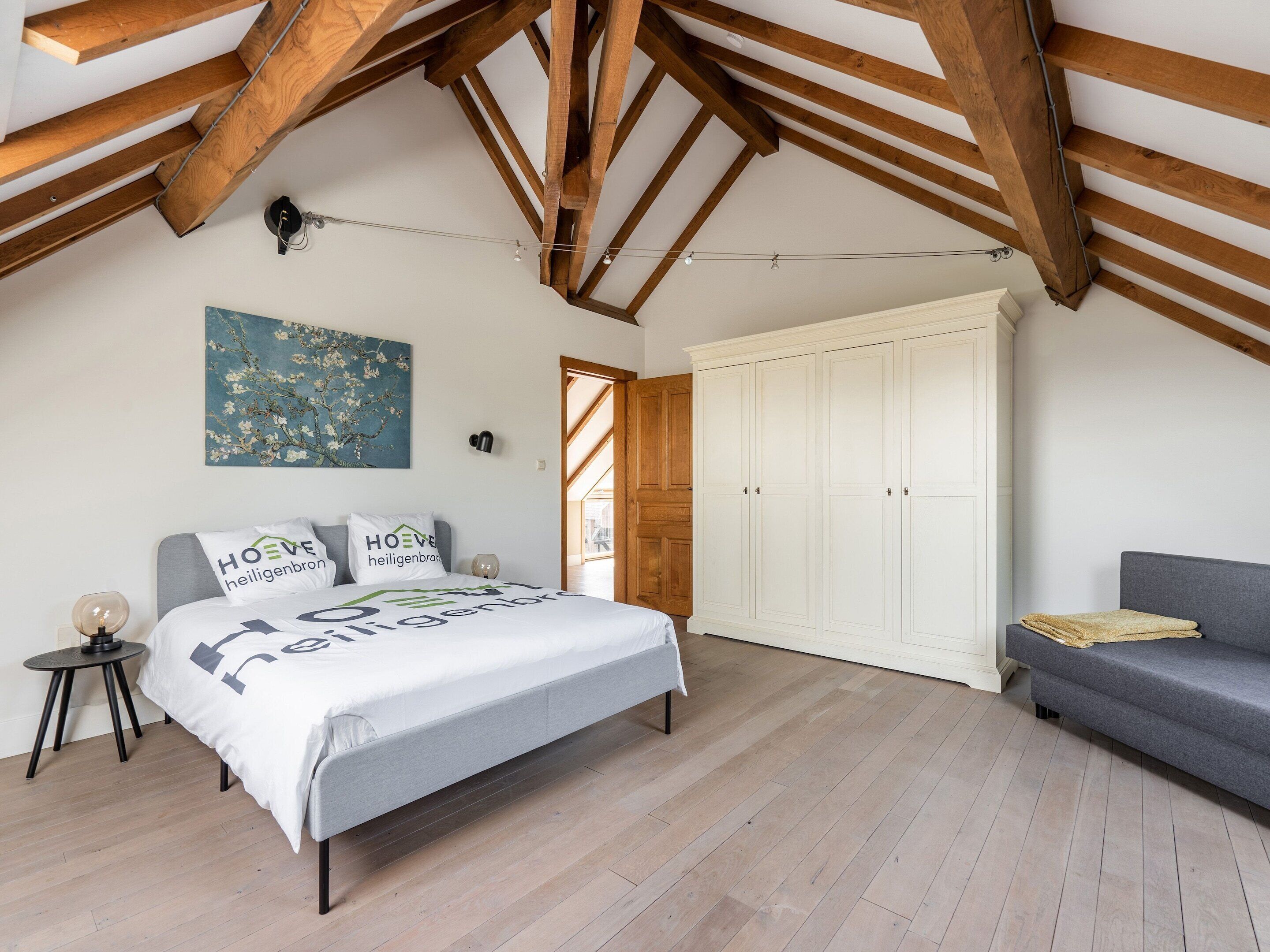 House | 5 bilik tidur, dilengkapkan perabot secara berasingan 