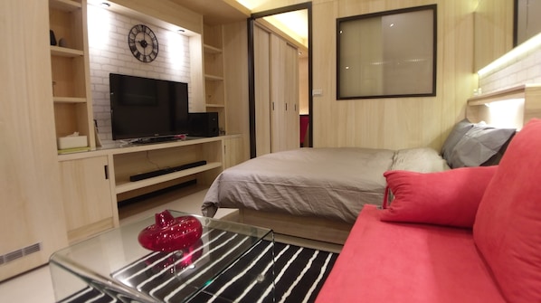 1 habitación, escritorio, tabla de planchar con plancha y wifi gratis 