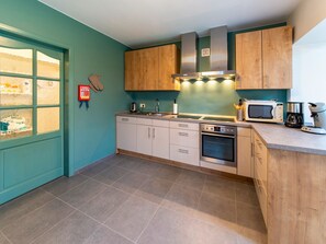 Casa | Cucina privata | Microonde, lavastoviglie, macchina per tè/caffè