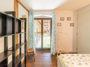 House | 6 bedrooms, individually furnished, iron/ironing board - Welcoming Holiday Home in Ohey With Garden (Ohey)