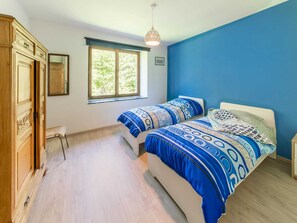 Huis | 6 slaapkamers, individueel gemeubileerd, een strijkplank/strijkijzer