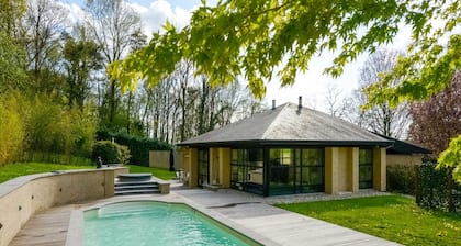 Picturesque Villa With Swimming Pool