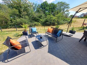 House | Exterior - Holiday Home in Noiseux With Fenced Garden (Somme-Leuze)
