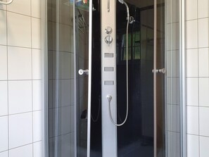 House | Bathroom - Luxury Holiday Home in Marchin With Wellness (Marchin)