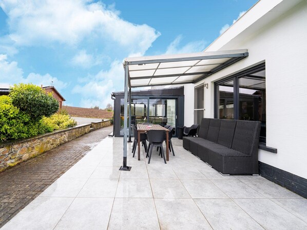 House | Balcony