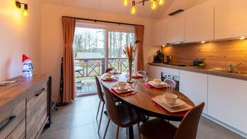 Rumah | Dapur pribadi | Microwave dan mesin pencuci piring