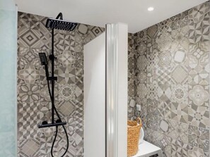 House | Bathroom