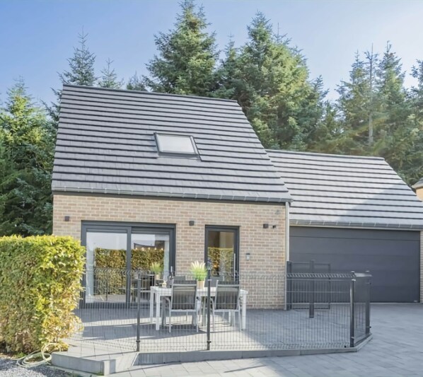 House | Outdoor dining