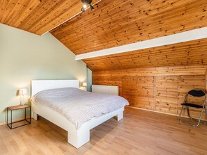 House | 4 bedrooms, individually furnished, bed sheets - Merksplas Villa With Terrace (Merksplas)