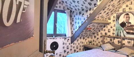 Maison | 5 chambres, ameublement personnalisé, fer et planche à repasser