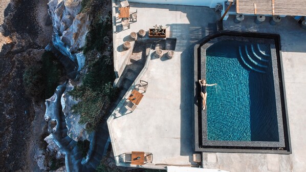 Exterior - Almyra Oia Suites (Santorini)