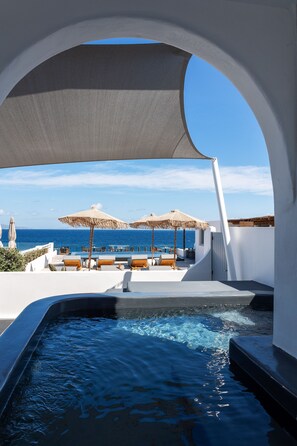 Deluxe Suite with Sea View and Jetted tub | Terrace/patio - Almyra Oia Suites (Santorini)