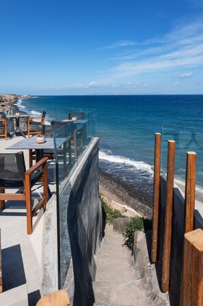 Exterior - Almyra Oia Suites (Santorini)