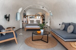 Honeymoon Suite with Sea View and Jetted tub | Premium bedding, in-room safe, soundproofing, iron/ironing board - Almyra Oia Suites (Santorini)