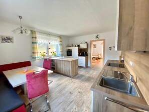 Dining - Holiday Home in Katschberg ski Area in Carinthia (Rennweg am Katschberg)