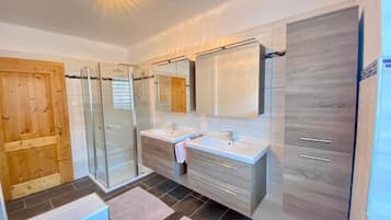 Ferienhaus | Badezimmer
