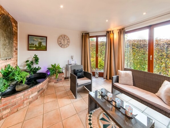 獨棟房屋 | 客廳 | 壁爐