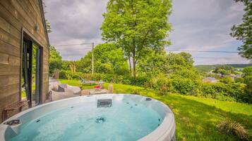 Cottage | Property amenity