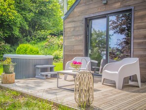 Cottage | Exterior - Holiday Home in Ferrieres With Garden (Ferrieres)