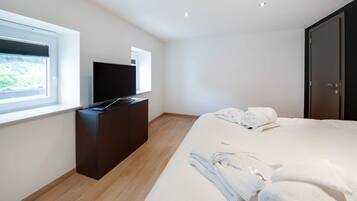 House | 2 bedrooms, individually furnished, bed sheets