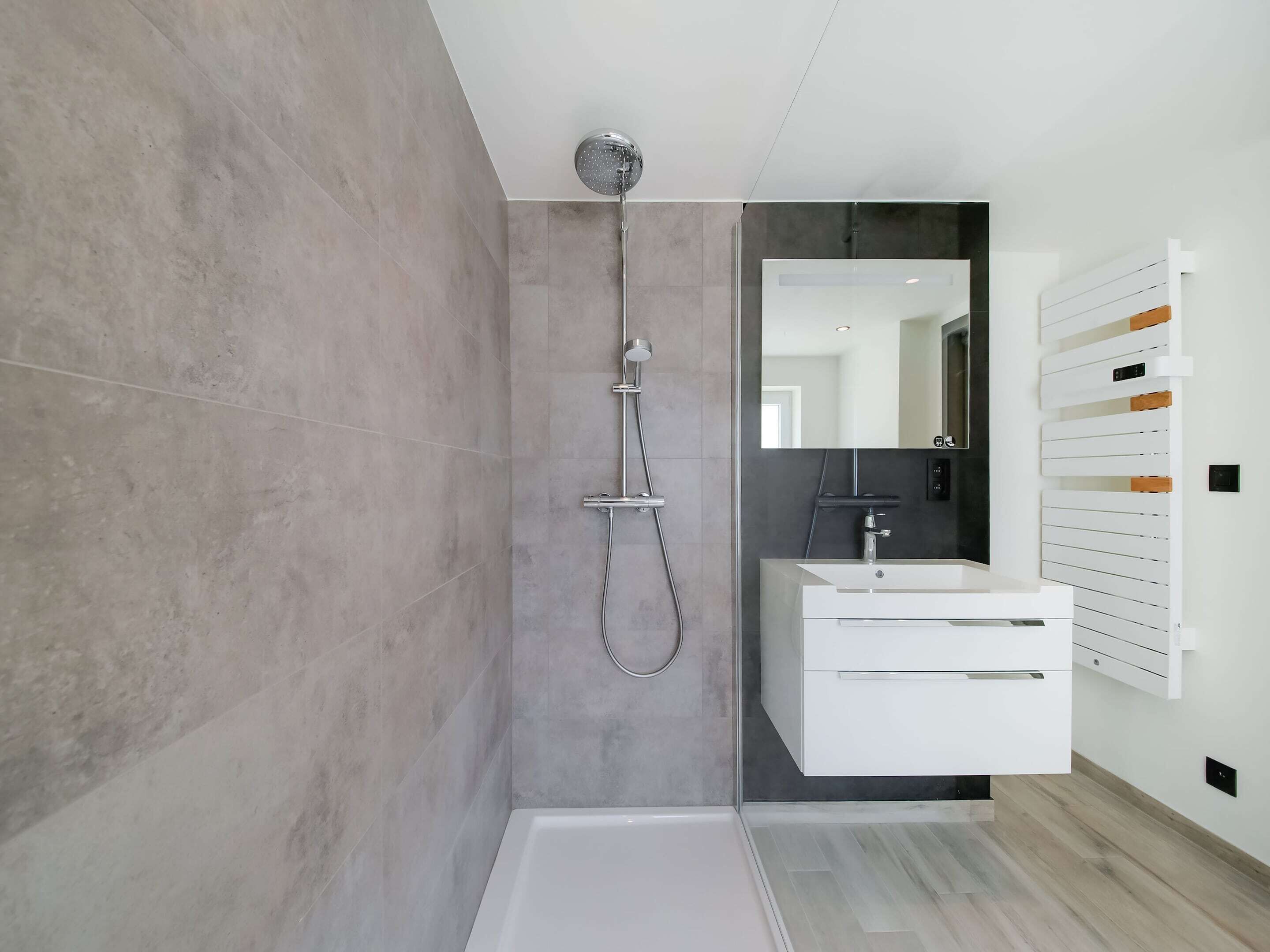 House | Bilik Mandi