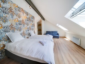 2 bedrooms, individually furnished, bed sheets