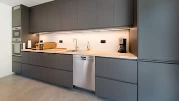House | Private kitchen | Microwave, highchair