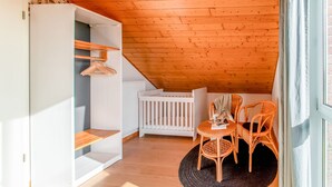 บ้านพัก | 3 ห้องนอน, เตารีด/โต๊ะรีดผ้า, ตกแต่งพิเศษโดยเฉพ  าะ