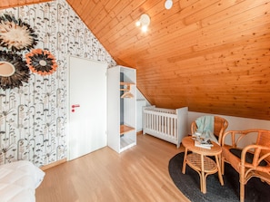 House | 3 bedrooms, individually furnished