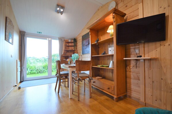 Chalet | Living room - Pleasant Chalet in Anhee in a Charming Area (Anhée)