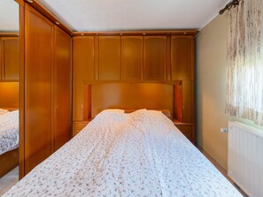 House | 4 bedrooms, individually furnished - Holiday Home in Marche-en-famenne With Garden (Marche-en-Famenne)