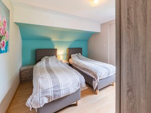 4 habitaciones y muebles diferentes